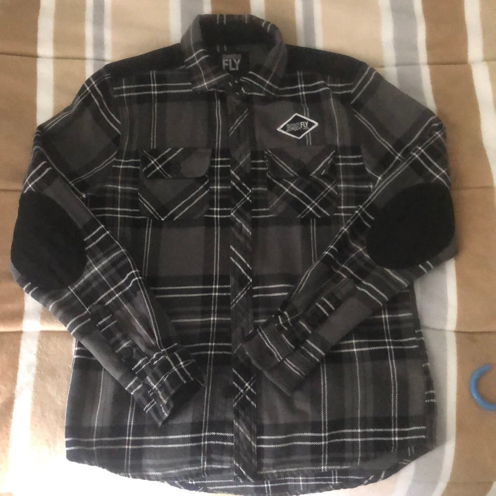 Born Fly Button up